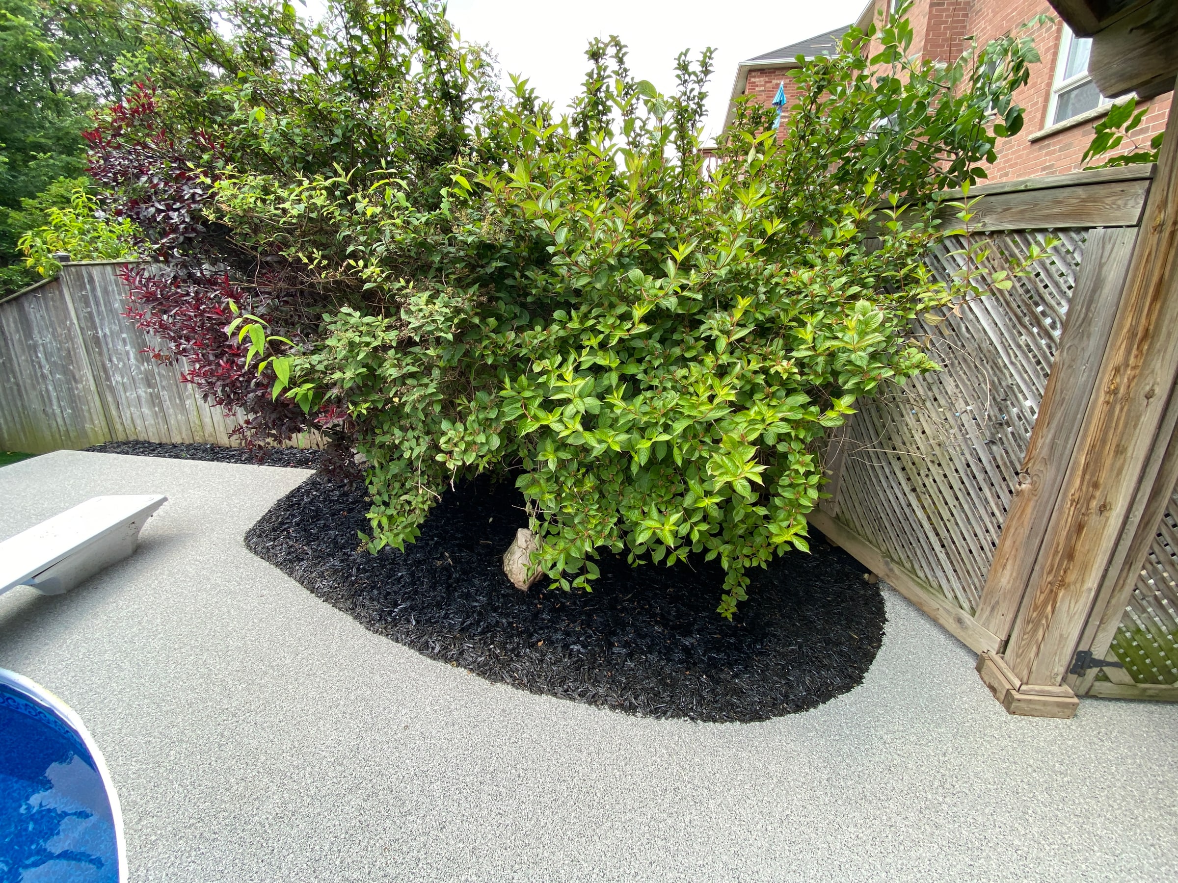 Rubber mulch garden