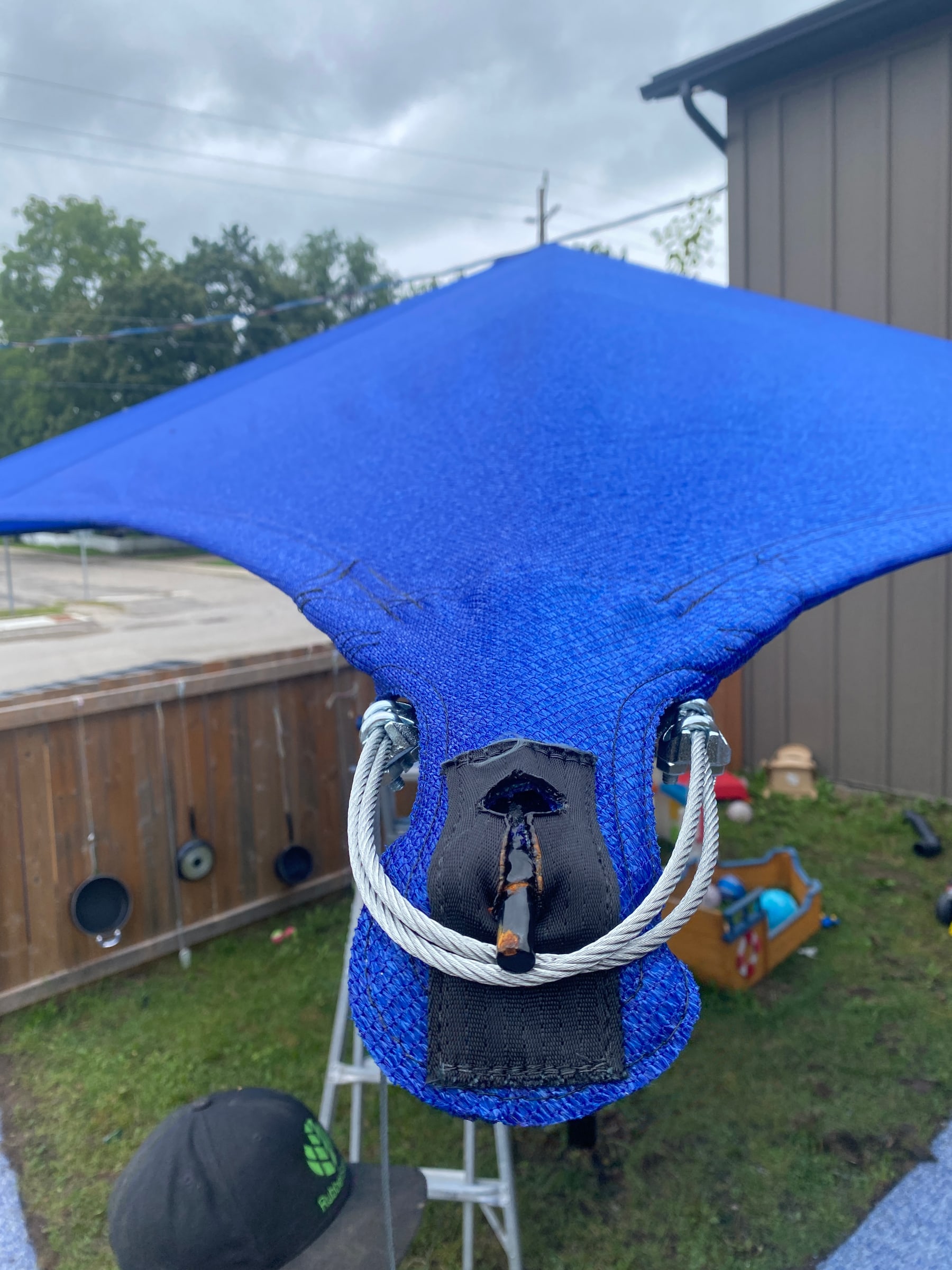 Blue sun shade clip for daycares
